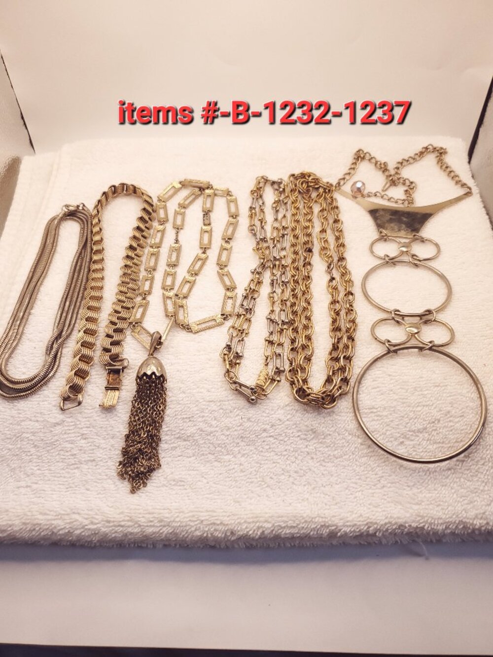 6 Necklaces ,items # B-1232-1237,. wt . 354 grams.